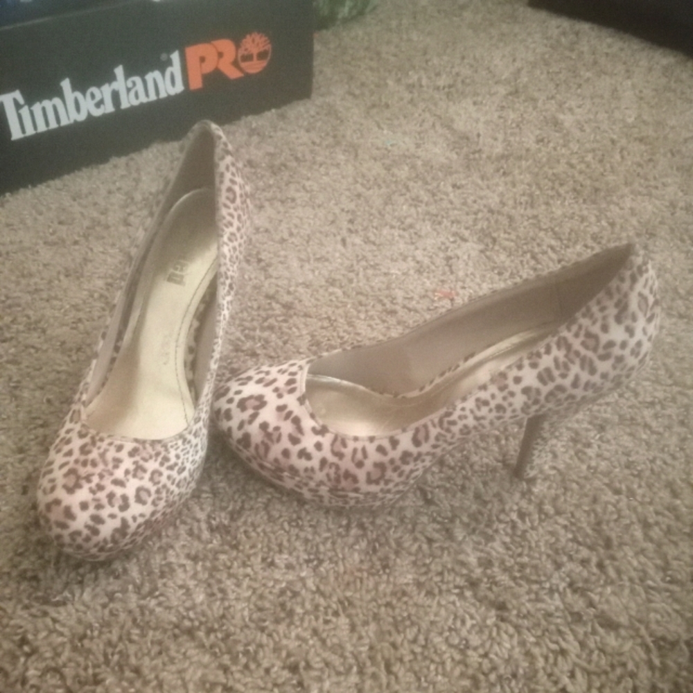 Leopard heel